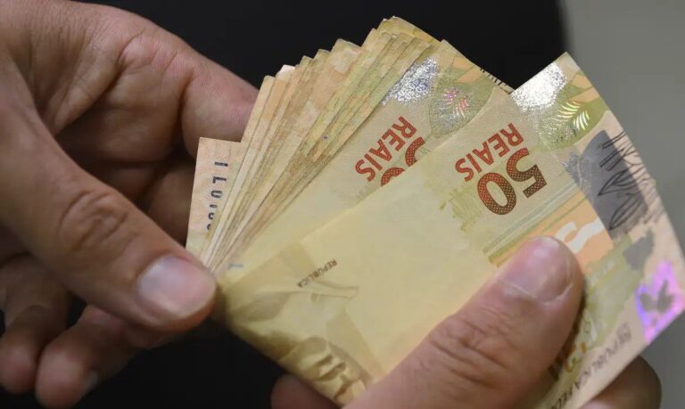 Publicada MP com reajustes de salários para servidores e comissionados do Governo da Paraíba