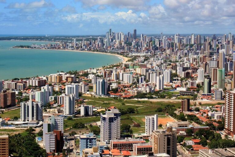 Governador assina acordo de R$ 10 milhões para estudos de contenção do avanço do mar em todo o Litoral da Paraíba