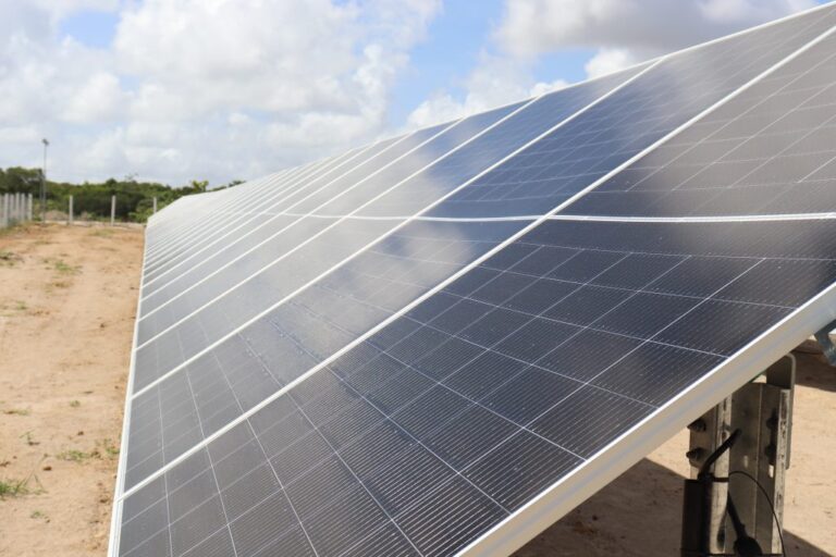 UFPB oferece 100 vagas para curso de formação de instaladores de sistemas fotovoltaicos UFPB oferece 100 vagas para curso de formação de instaladores de sistemas fotovoltaicos