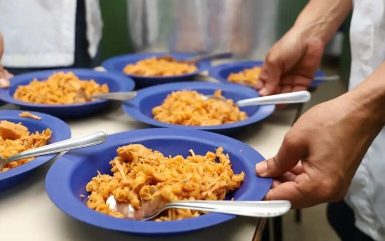 Em 2 anos, 13 milhões de brasileiros deixam de passar fome