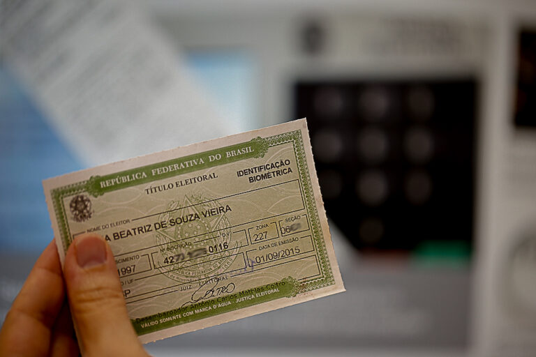 Saiba o que é preciso para regularizar o título de eleitor e votar nas eleições deste ano