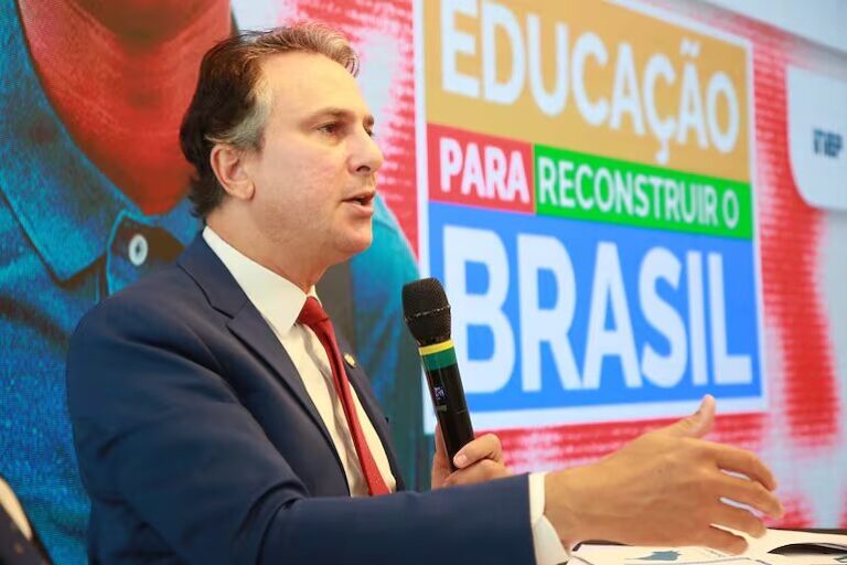 MEC elabora plano de ação para implementar 100 novos institutos federais