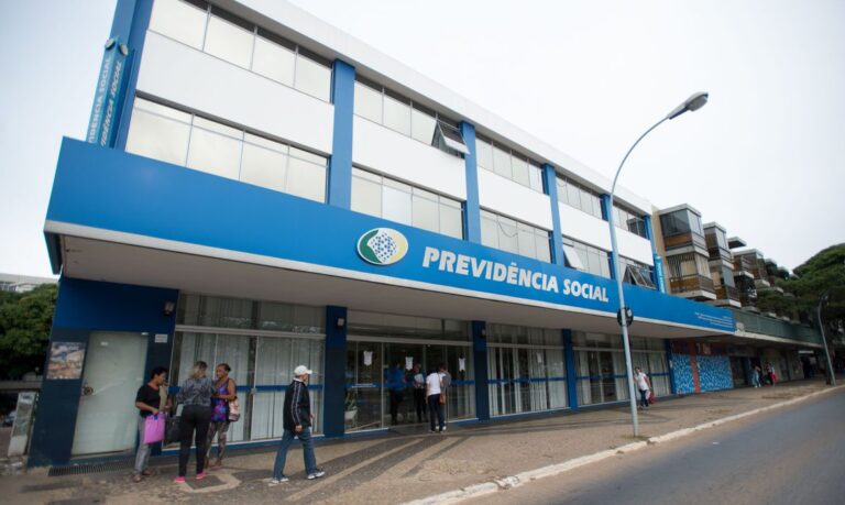 Falsos servidores do INSS dão golpe da prova de vida; saiba se proteger