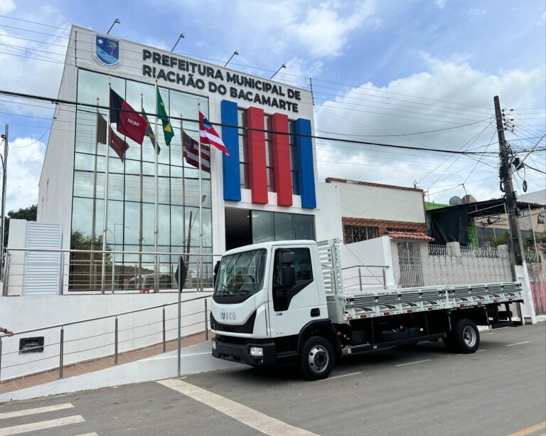 Novo caminhão para Riachão do Bacamarte: um presente viabilizado pelo deputado Agnaldo para impulsionar a infraestrutura local