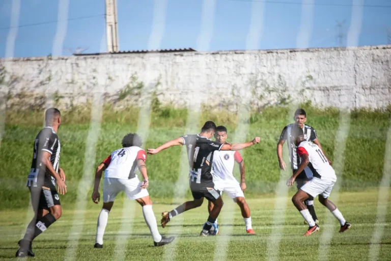 Fora de casa, Treze vence o Santa Cruz com virada nos últimos minutos na Série D