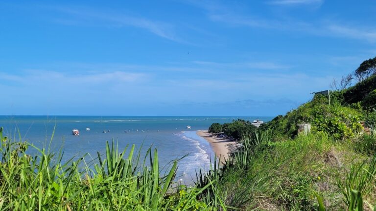 Paraíba tem mais de 20 trechos de praias impróprios para banho, aponta relatório