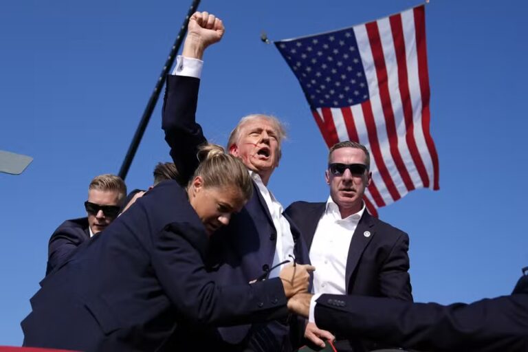 Pelo menos um espectador e o atirador morreram em comício que Trump foi ferido, diz oficial