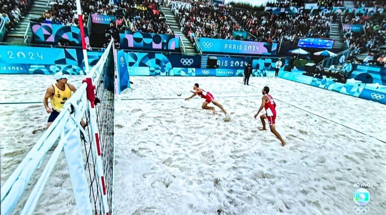 Vôlei de Praia: Paraibano George estreia com vitória contra Marrocos nas Olímpiadas 2024
