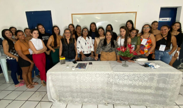 Capacitando para o Futuro: Início do Curso de Maquiagem Profissional em Ingá