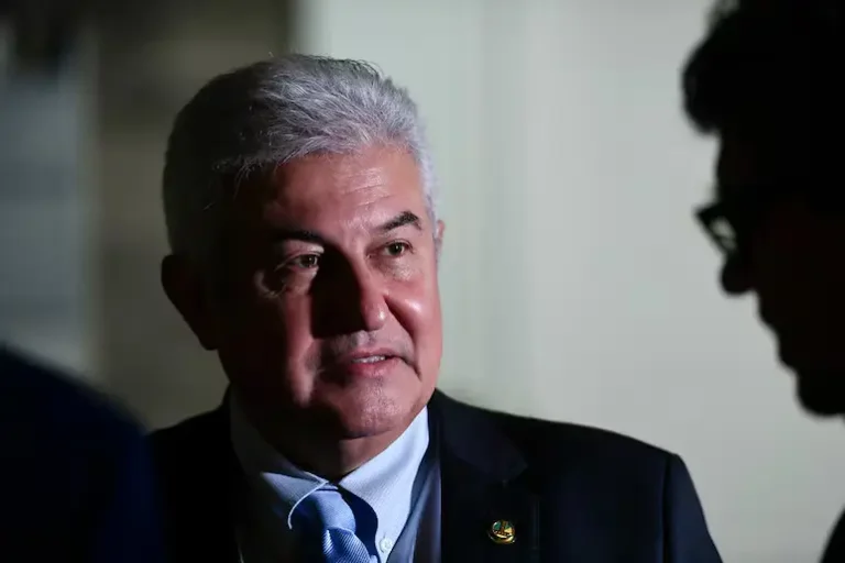 Lei restritiva para inteligência artificial pode comprometer competitividade, afirma senador