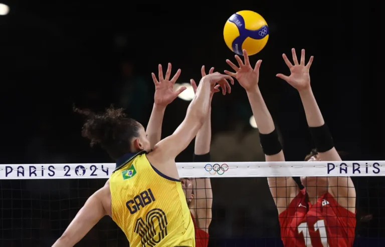 Brasil ‘dá o troco’ no Japão, faz 3 a 0 e garante vaga nas quartas