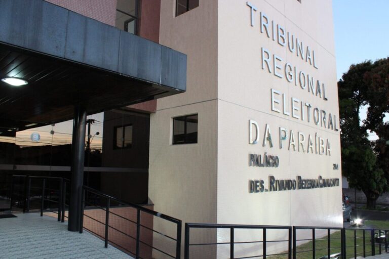 TRE-PB nega recurso e mantém multa de R$ 12 mil contra candidato a prefeito que realizou Showmício