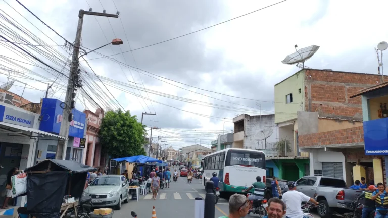 Serra Redonda: Prefeito Chicão implementa mudanças no trânsito para melhorar o fluxo de veículos e pedestres no centro da cidade