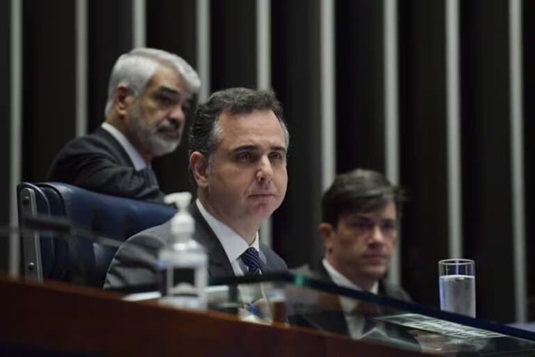 Senado aprova projeto de lei que regula o uso de inteligência artificial no Brasil