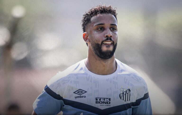 Botafogo-PB negocia com lateral-esquerdo ex-Santos, Flamengo e seleção