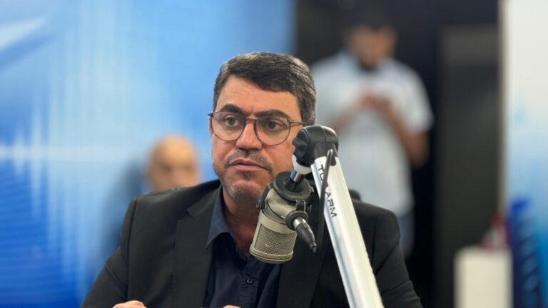 Dinho revela convite de Hugo Motta e Adriano Galdino para disputar as Eleições em 2026 como deputado pelo Republicanos