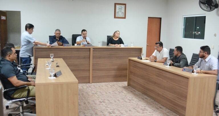 Câmara de Riachão aprova projetos do prefeito Ari que transforma área rural em urbana e doação de terreno para nova escola estadual