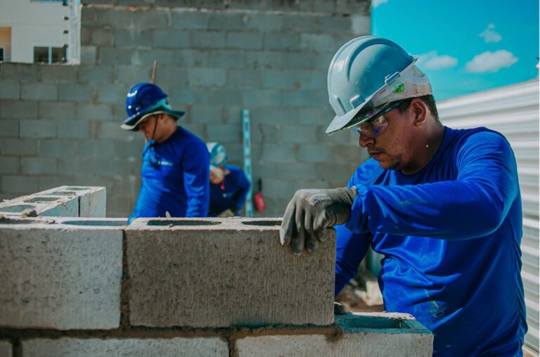 Construtora abre 180 vagas de emprego na área da construção civil em João Pessoa