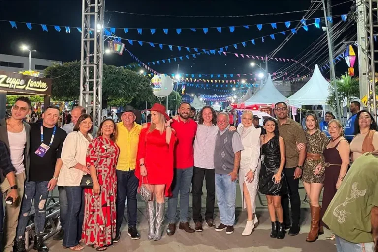 Na festa de São João de Ingá, senador recebe apoio à sua reeleição
