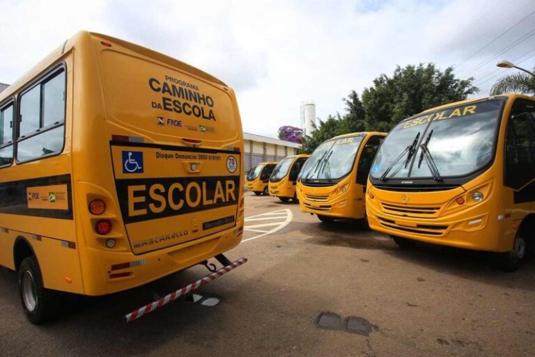 Prefeitura é condenada a pagar R$ 30 mil por irregularidades em ônibus escolares