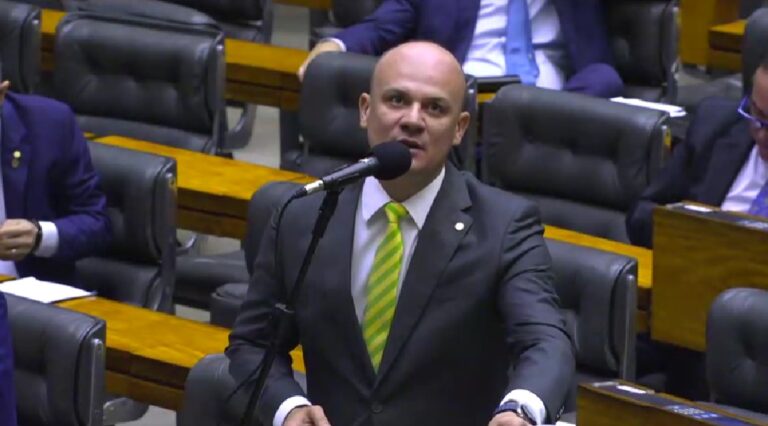 Cabo Gilberto diz que STF “gasta mais que a família real britânica” e critica aprovação de projeto que cria 160 novas funções comissionadas