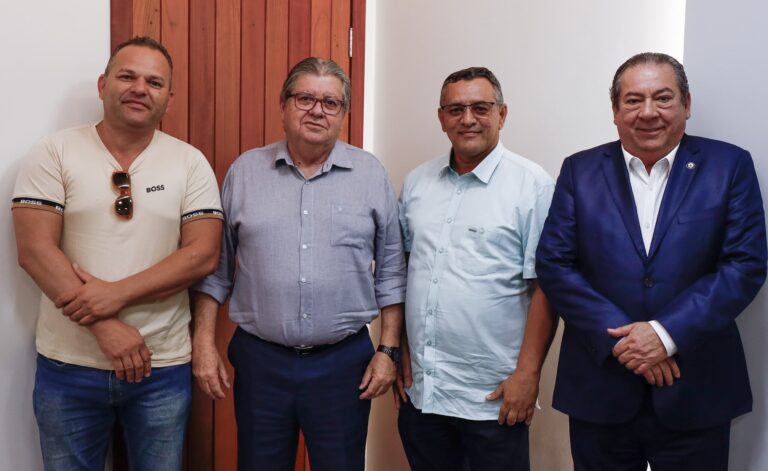 Ari, o incansável, assegura obras estruturantes e reforça parceria com o Governo do Estado