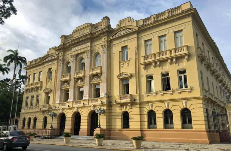 Governo de Pernambuco anuncia concurso com 455 vagas e candidatos podem disputar até três cargos