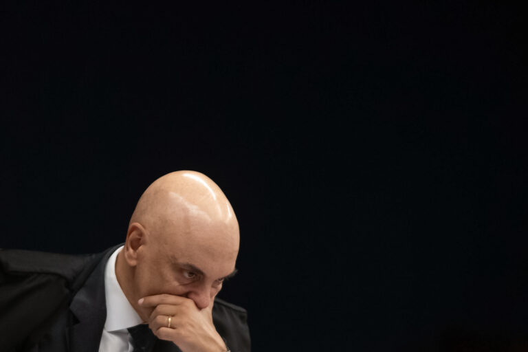 O Simão Bacamarte da democracia brasileira