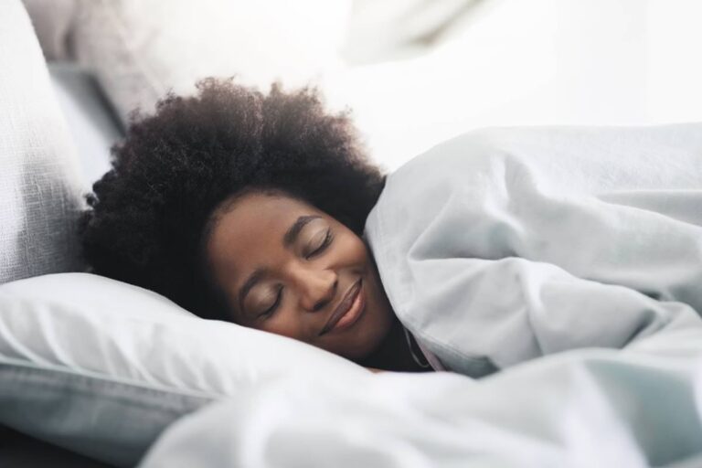 Dormir por 8 horas? Estudo revela que regularidade é mais importante