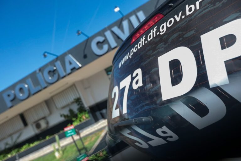 Dupla se passa por técnicos de operadora para tentar invadir delegacia Dupla se passa por técnicos de operadora para tentar invadir delegacia