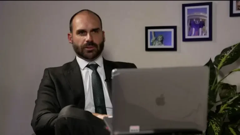À BBC, Eduardo Bolsonaro diz que irá ‘às últimas consequências’ para tirar Alexandre de Moraes do poder