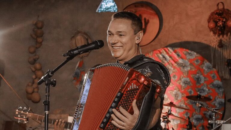 SURPRESA: Música do cantor paraibano Amazan viraliza em Portugal – VEJA O VÍDEO SURPRESA: Música do cantor paraibano Amazan viraliza em Portugal – VEJA O VÍDEO