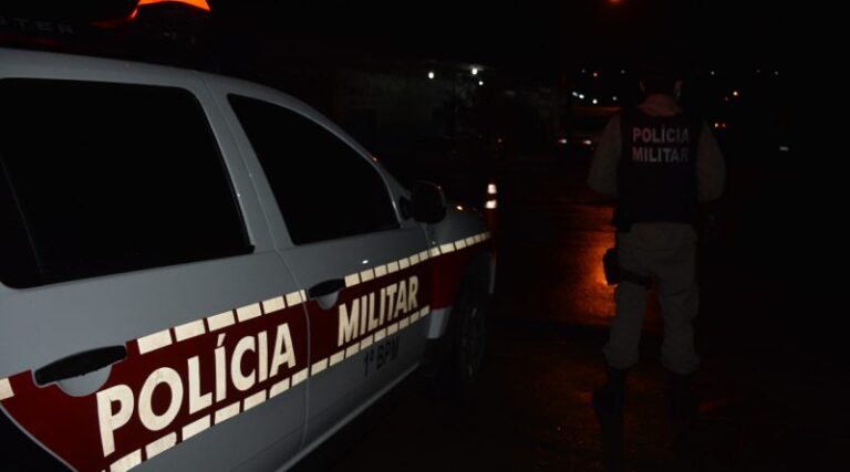 Homem em surto faz família refém, atira em vizinho, mata irmã e depois tira a própria vida no São José