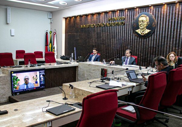 TCE-PB cobra redução de temporários e realização de concursos nas prefeituras