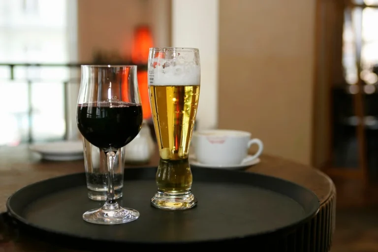 Vinho e cerveja também podem ser contaminados por metanol? Entenda