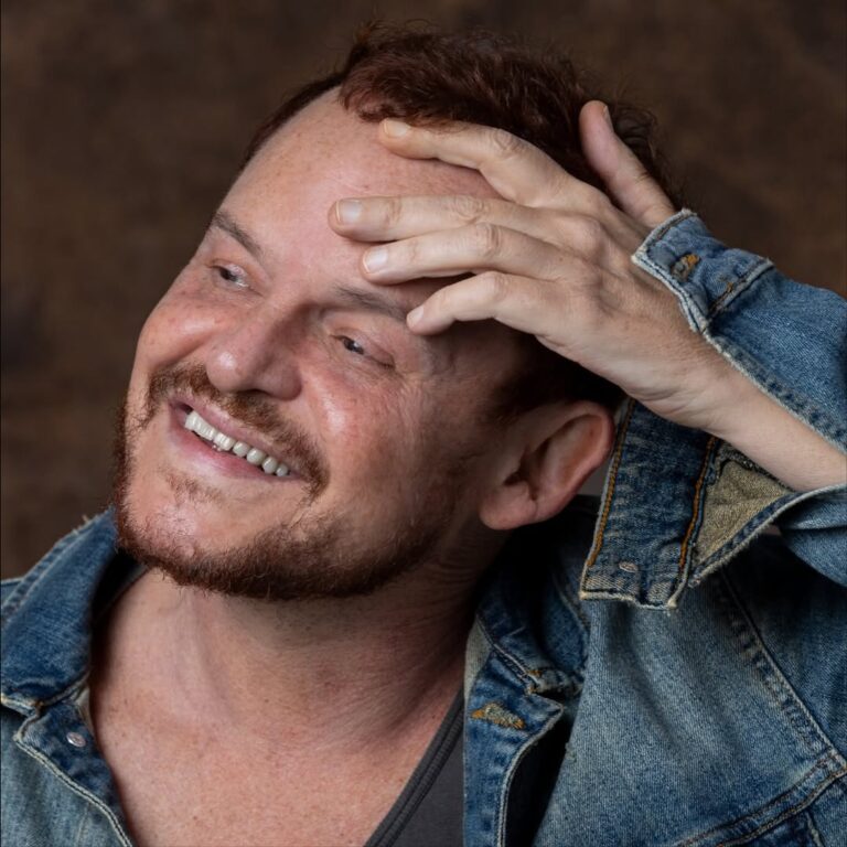 Matheus Nachtergaele recebe medalha Augusto dos Anjos nesta quarta-feira