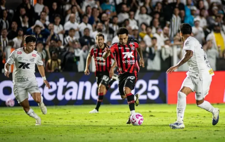 Vitória bate Santos em noite de VAR e embola briga contra Z4
