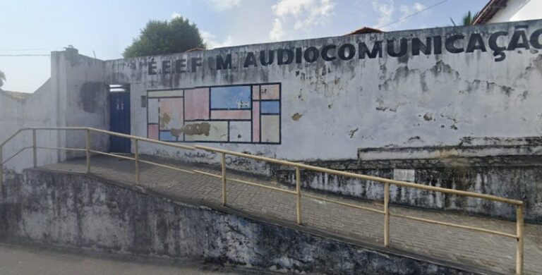 Jovem que agrediu professor com martelo diz ter sofrido bullying