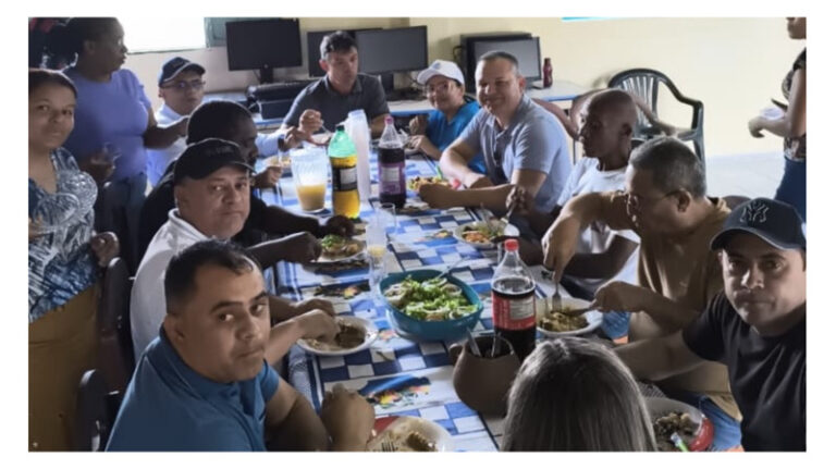 Prefeito Ari participa de almoço especial com comunidade quilombola do Grilo, em Serra Rajada