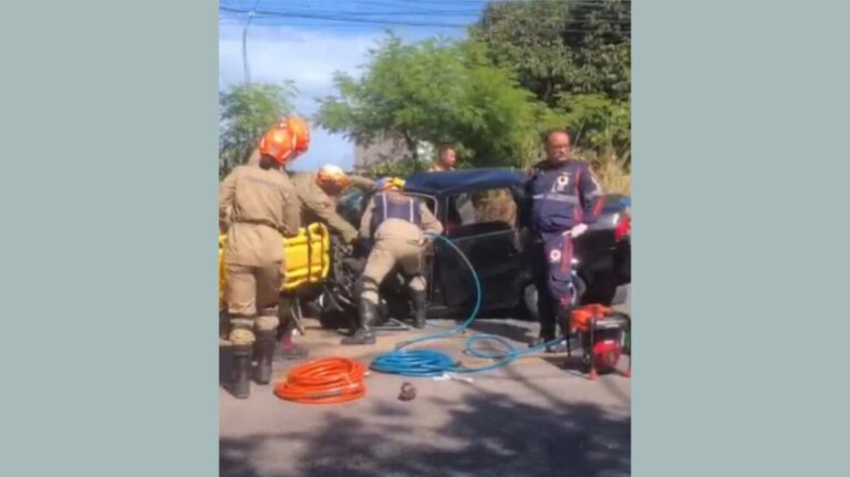 Acidente grave entre dois veículos deixa seis feridos e bloqueia trânsito da ladeira do Cuiá, em João Pessoa