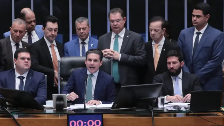 Câmara dos Deputados aprova PL da dosimetria; saiba como votaram os paraibanos