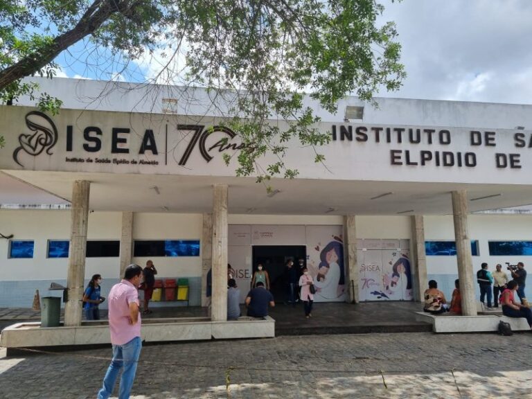 Bebê de 1 mês morre dormindo na cama com os pais, em Campina Grande