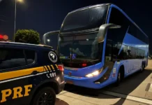 Pai e filho são presos por importunação sexual e porte de drogas em ônibus interestadual, na Paraíba