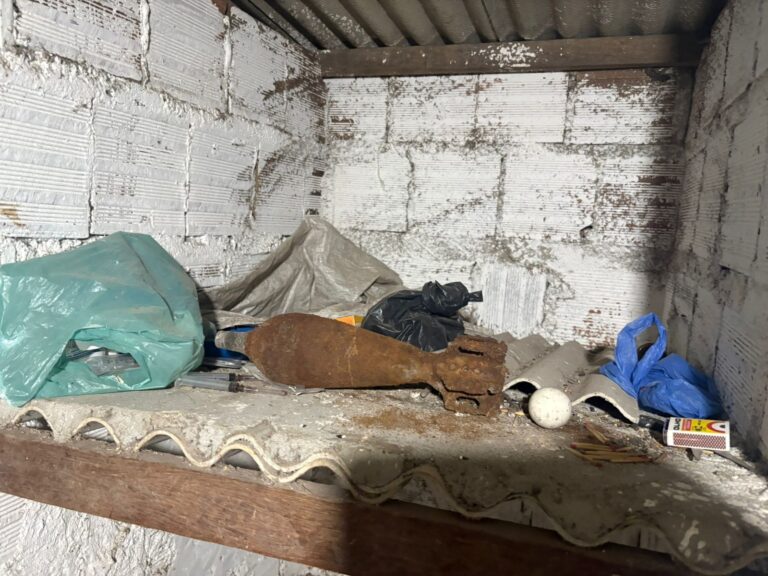 Moradores encontram explosivo de uso militar durante reforma de casa, em Conde, na Paraíba