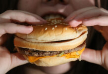 Rede de fast food oferece 30 vagas de emprego em João Pessoa