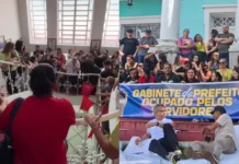 VÍDEO: servidores da Prefeitura de Campina Grande ocupam gabinete do prefeito Bruno e cobram salários atrasados