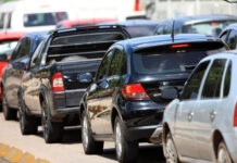 Proprietários de veículos com o final da placa 3 devem realizar o pagamento do IPVA até esta terça (31); saiba como fazer