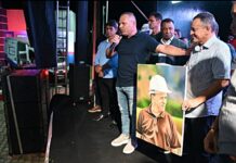 Durante entrega da UBS de Serra Rajada, Ari é homenageado por vereadores e população com título simbólico de “Mestre de Obra””