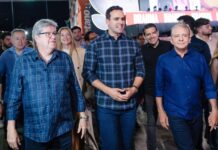 João Azevedo prestigia abertura do São João em Campina e prevê eleição de toda a chapa