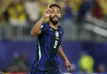 “Desculpa, Nike”: Matheus Cunha brinca com venda de camisas da Seleção e faz loja de amigo viralizar